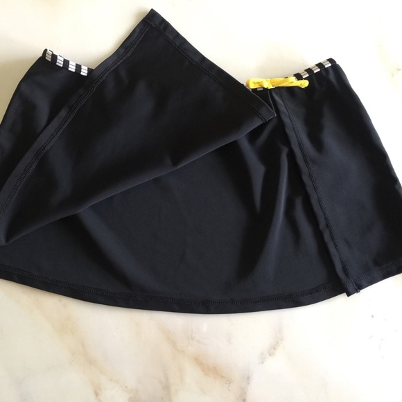 Malibu Design group black Swim mini skirt cover up - Picture 4 of 7